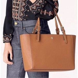 Tory Burch Tiger's Eye
Emerson Leather Buckle Tote